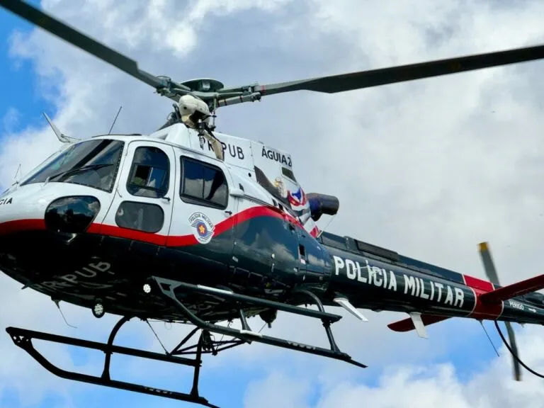 Polícia Militar intercepta avião com pasta base de cocaína e fuzis
