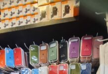 iPhones e acessórios suspeitos de falsificação são apreendidos durante operação em João Pessoa