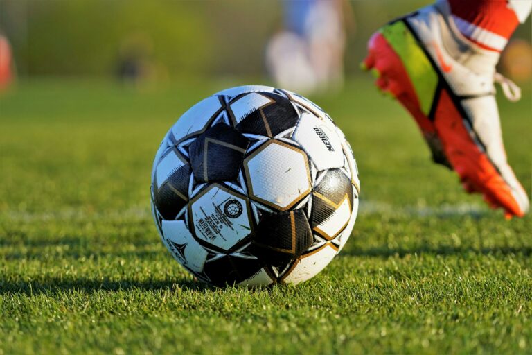 Atlético-MG vence em São Januário e mantém Vasco no Z4 do Brasileiro