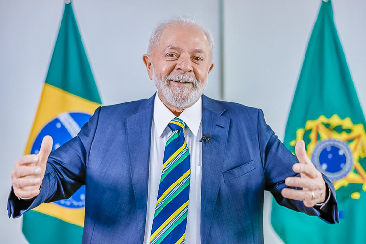 Lula chama de conquista histórica aprovação na Câmara da PEC que acaba com escala 6×1