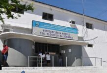 Dentista é presa suspeita de levar celulares e drogas para detentos no Presídio do Roger, em João Pessoa