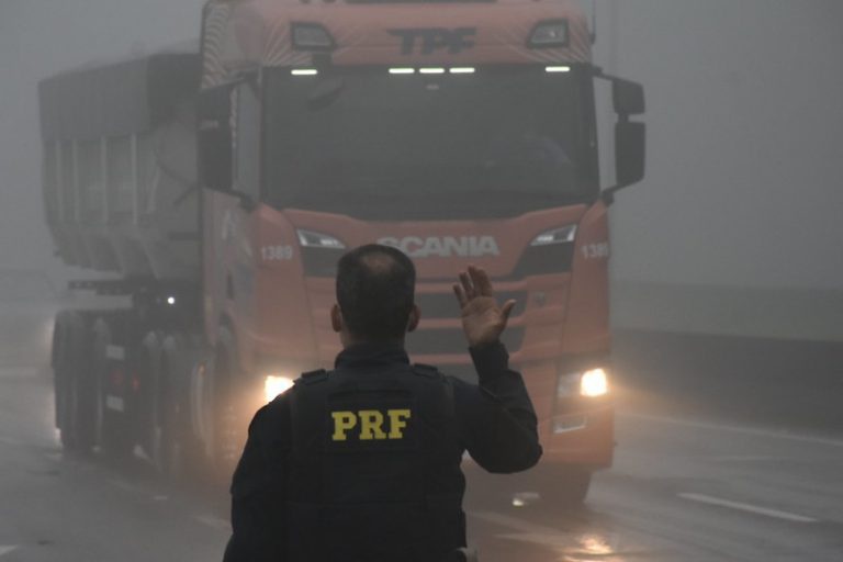 Feriado chuvoso na Paraíba tem queda nos acidentes em rodovias federais, segundo PRF