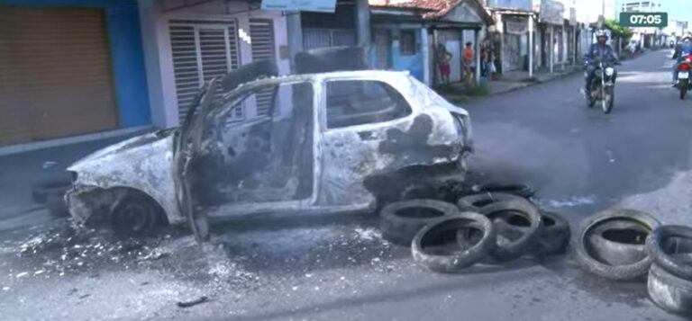 Protesto fecha trecho da BR-230 e ruas do Cristo em João Pessoa