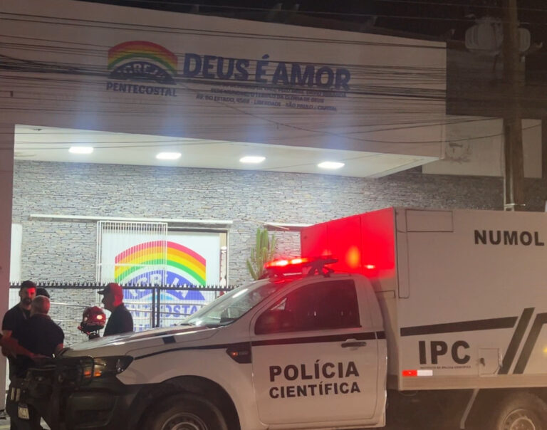 Homem morre e outro fica ferido durante manutenção de teto de igreja em João Pessoa