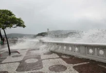 Santos segue em estado de alerta para ressaca marítima