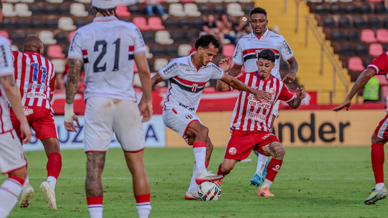 Botafogo empata com o Náutico