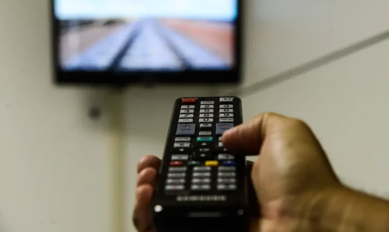 Tela Brasil: plataforma de streaming gratuita é lançada com mais de 500 produções brasileiras