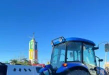 Homem embriagado dirige trator em cavalgada e acaba preso no Sertão da Paraíba