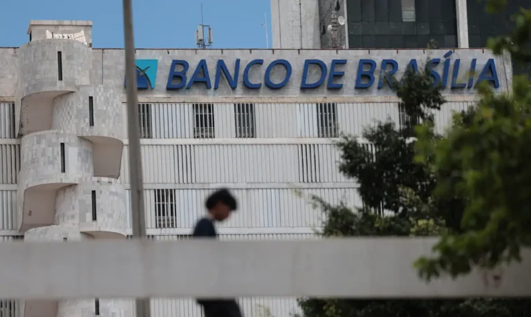 Câmara do DF aprova projeto que remodela plano para salvar BRB após rombo com Master