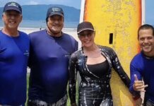 Aos 69 anos, Christiane Torloni pega primeira onda em Santos e celebra evolução no surfe