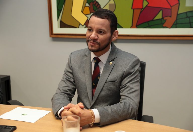 Paraibano toma posse como novo defensor público-geral de Pernambuco nesta terça-feira (16)