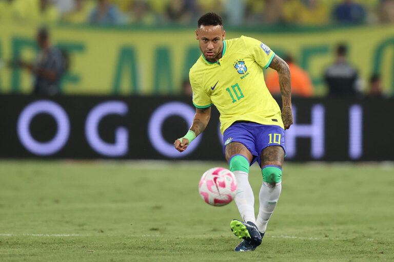 Maioria dos brasileiros não crê no hexa, mas aprova Neymar na seleção