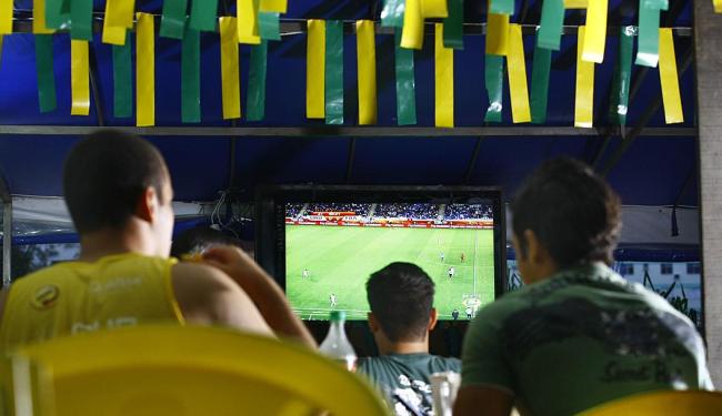 650x375_torcida-jogos-da-copa-televisao-a-tarde-na-copa_1425940