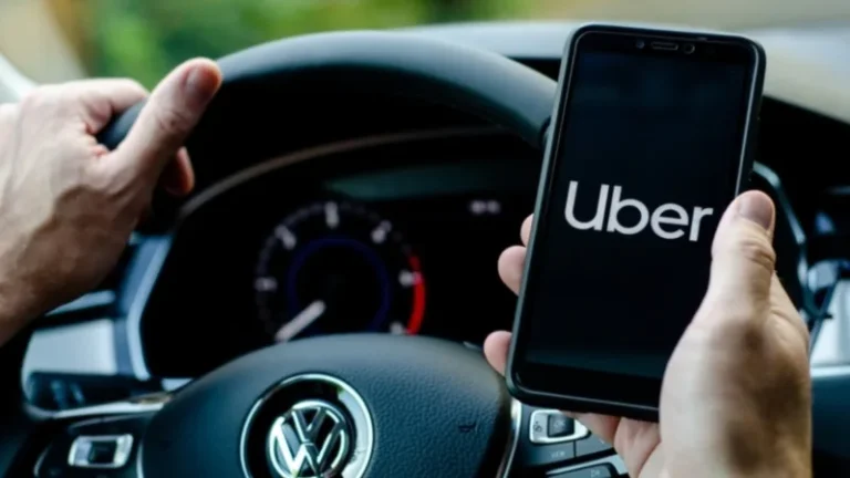 Melancia, dentadura e celular estão entre objetos esquecidos no Uber