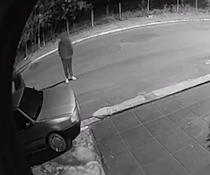Criminosos furtam carro e pedem dinheiro para devolver veículo
