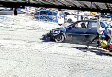Entregador fica ferido após batida entre moto e carro em Campinas