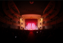 ‘Somos Tão Jovens’ transforma palco do Theatro Pedro II em rádio FM dos anos 80