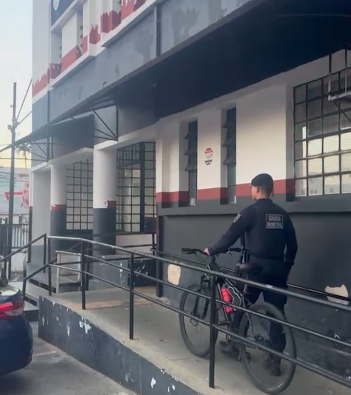 Adolescente é apreendido após roubo de celular no Centro de Campinas Adolescente é apreendido após roubo de celular no Centro de Campinas