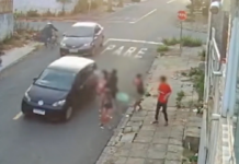 Motorista invade contramão, atropela crianças e foge sem prestar socorro