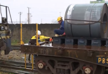 Trem descarrilado é recolocado nos trilhos, mas trânsito segue bloqueado em Hortolândia