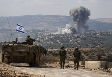 Após anúncio de acordo de paz, Israel diz que manterá tropas no Líbano, e ataque mata 1 pessoa