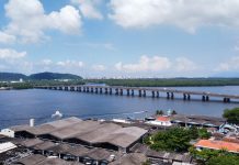 Três pessoas ficam feridas após embarcação colidir com píer em São Vicente