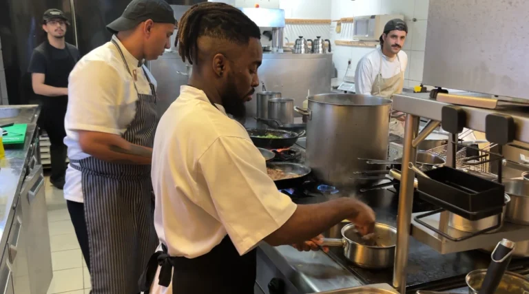 Conheça Deff, Haitiano e chef de cozinha que mora em Campinas há cinco anos