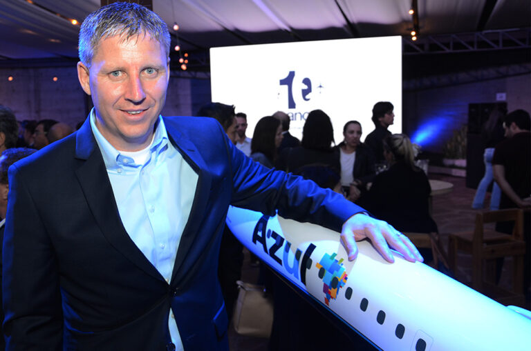 Tributar aviação é a coisa mais burra que se pode fazer, diz CEO da Azul