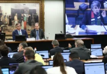 Comissão da Câmara aprova proposta que reduz maioridade penal para 16 anos
