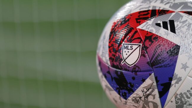 Saiba por que futebol é soccer e não football nos EUA