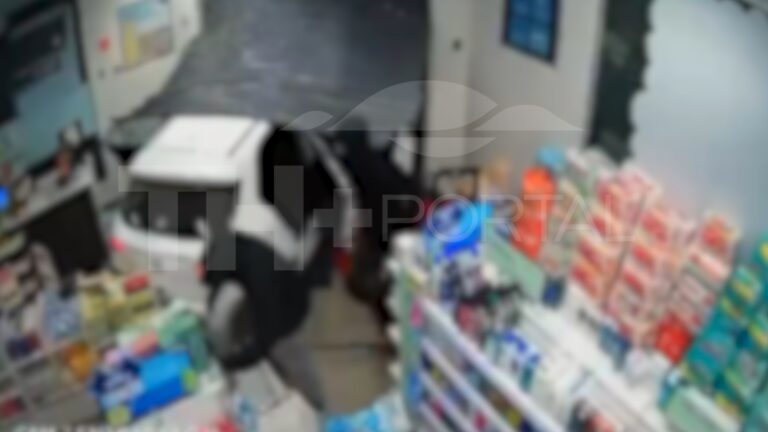 GANGUE DA MARCHA RÉ: Farmácia é invadida por criminosos em Campinas