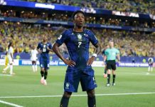 Brasil vence a Escócia por 3 a 0, confirma liderança do Grupo C e avança às oitavas da Copa do Mundo
