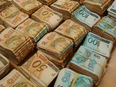 PF encontra comprovante de R$ 7 mi na casa de bicheiro contratado por Vorcaro no RJ