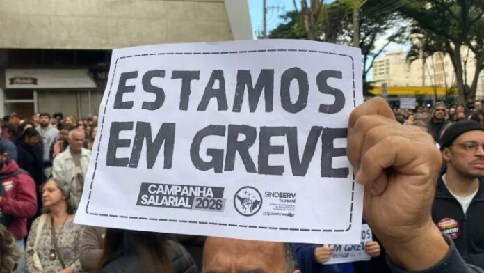 Justiça obriga manutenção de 70% dos servidores em greve e marca conciliação entre Prefeitura e sindicato em Taubaté Justiça obriga manutenção de 70% dos servidores em greve e marca conciliação entre Prefeitura e sindicato em Taubaté