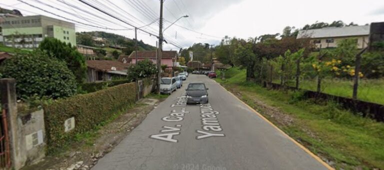 Homem morre após cair sob carreta em Campos do Jordão