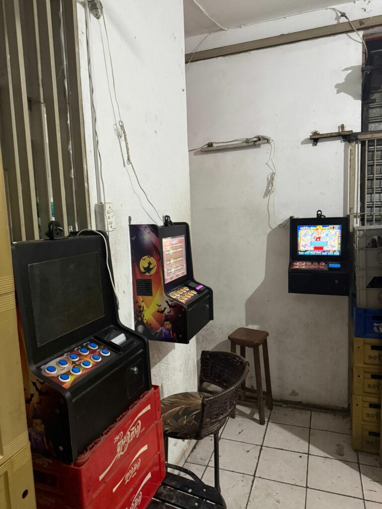 PM apreende máquinas de jogos de azar em bar de São José
