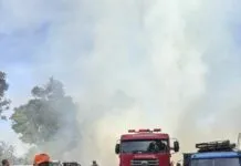 Incêndio atinge depósito de recicláveis e mobiliza bombeiros em Campos do Jordão
