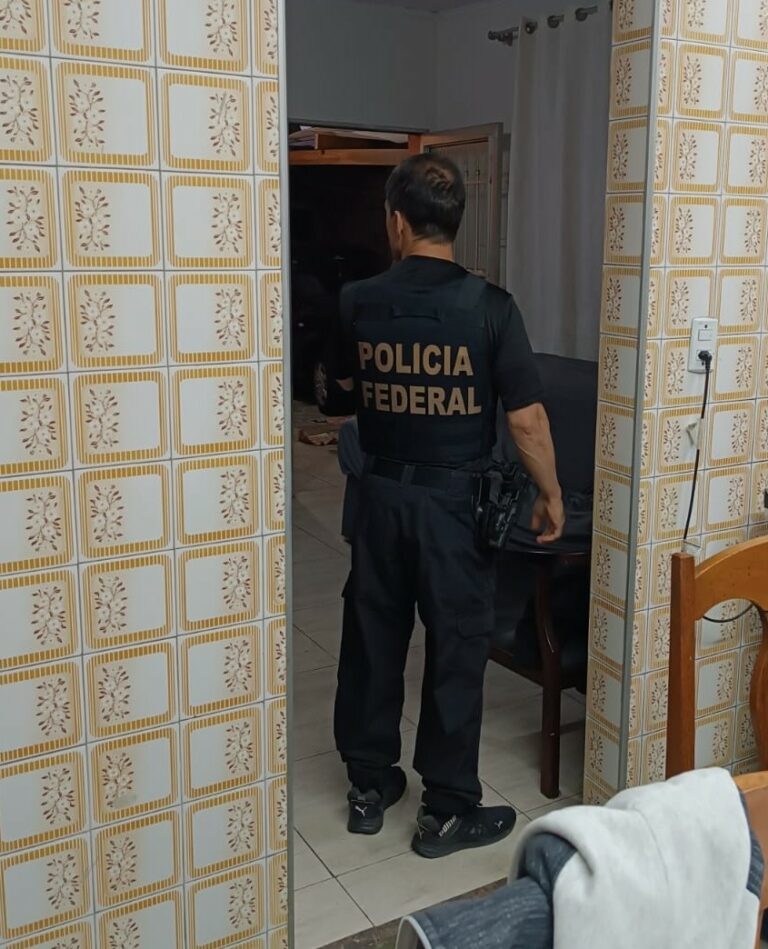 PF faz operação contra grupo suspeito de fraudes bancárias na Caixa, em Jacareí