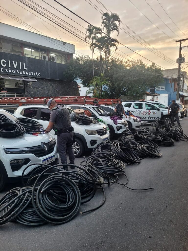 Quadrilha é presa com cerca de duas toneladas de cabos de TV furtados no Litoral Norte