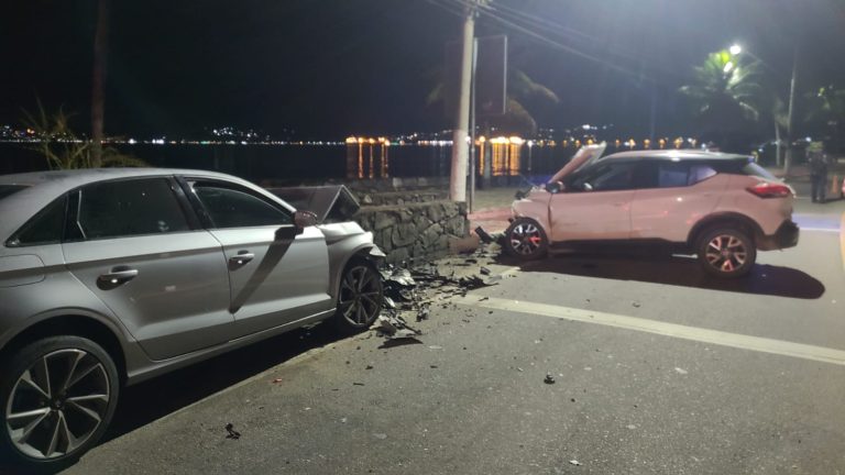 Colisão frontal deixa quatro feridos em São Sebastião,