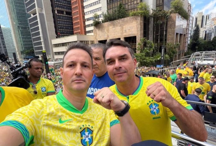 DERRITE E FLÁVIO BOLSONARO