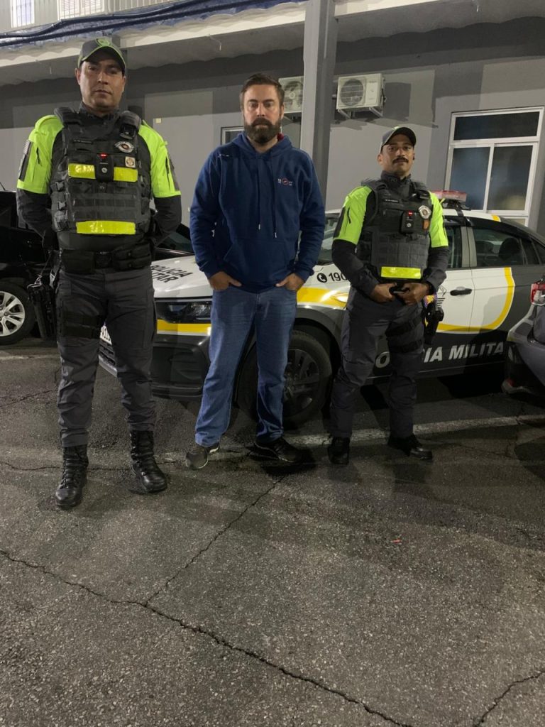 Policiais rodoviários realizam escolta para gestante em trabalho de parto em Taubaté