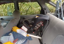 Bebê sai ileso graças ao uso da cadeirinha em acidente entre carros e carreta na Dutra
