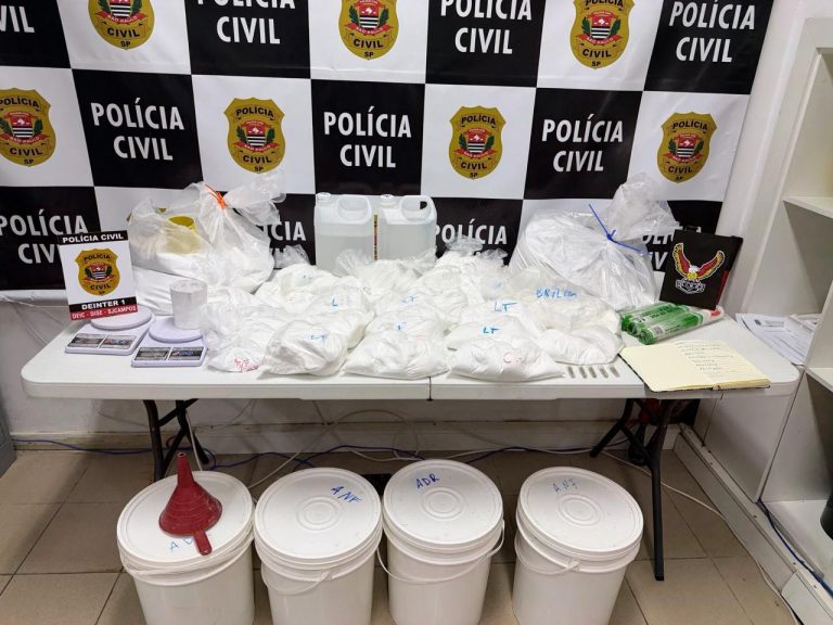 DEIC apreende laboratório de drogas avaliado em cerca de R$ 500 mil e prende suspeito em São José