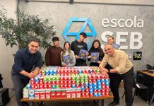 Escola transforma álbum de figurinhas da Copa em campanha solidária e arrecada mais de 1.500 litros de leite