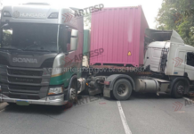Colisão entre carretas deixa tráfego congestionado por 8 km na Rodovia Anchieta