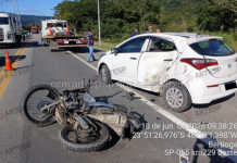 Manobra irregular em rodovia causa acidente entre carro e moto com vítima fatal em Bertioga
