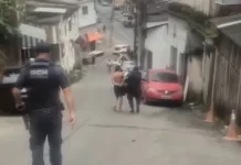 Adolescente é preso após fuga da PM e confessa envolvimento em roubo no Guarujá