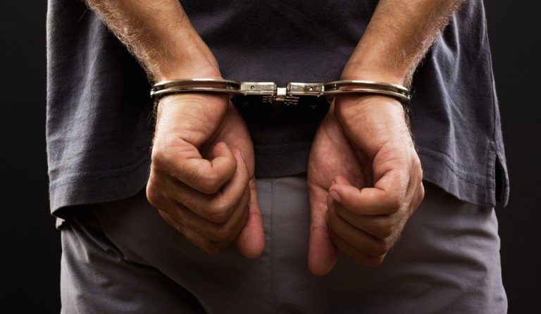 Quatro pessoas são presas sob suspeita de crimes sexuais contra crianças no interior de SP