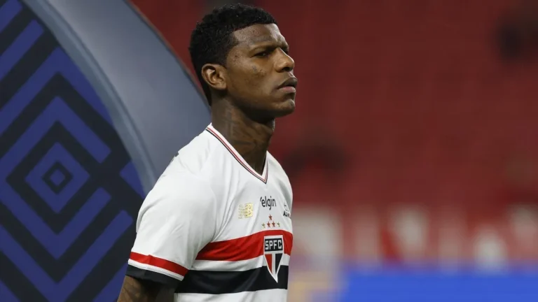 Santos e São Paulo não se entendem, e negociações por Arboleda emperram